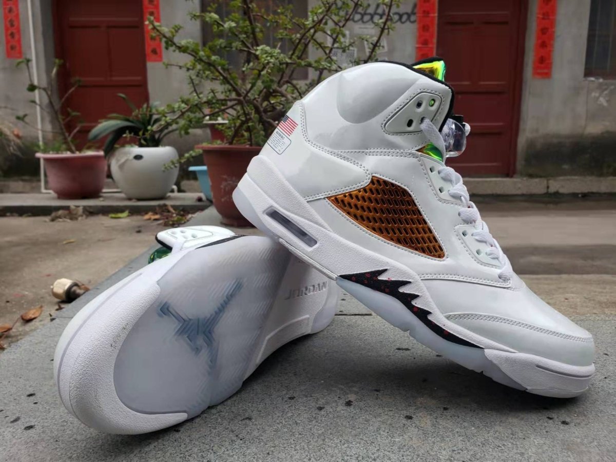 JORDAN 5 RETRO x NFL HELMET - Phantom Kicks
