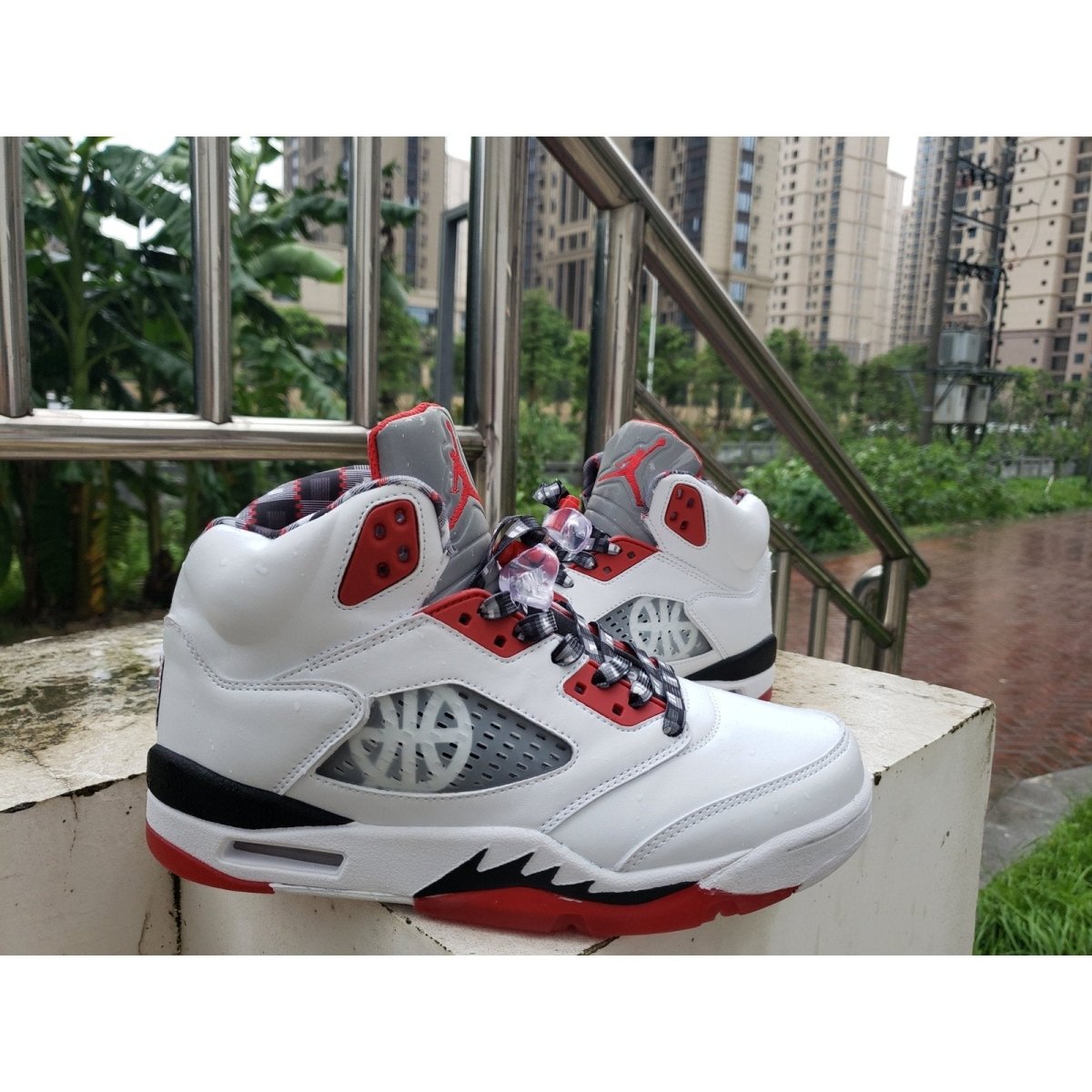 JORDAN 5 RETRO x QUAI 54 (2021) - Phantom Kicks