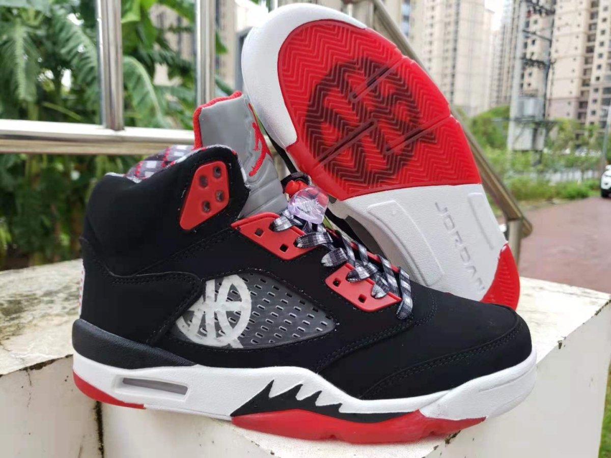 JORDAN 5 RETRO x QUAI 54 (FRIENDS & FAMILY) 2021 - Phantom Kicks