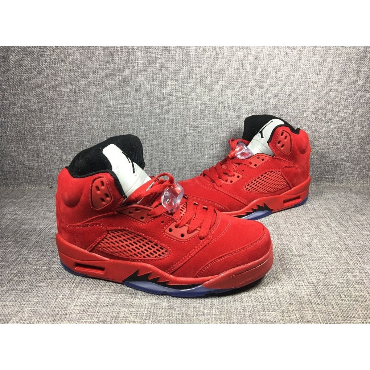 JORDAN 5 RETRO x RED SUEDE - Phantom Kicks