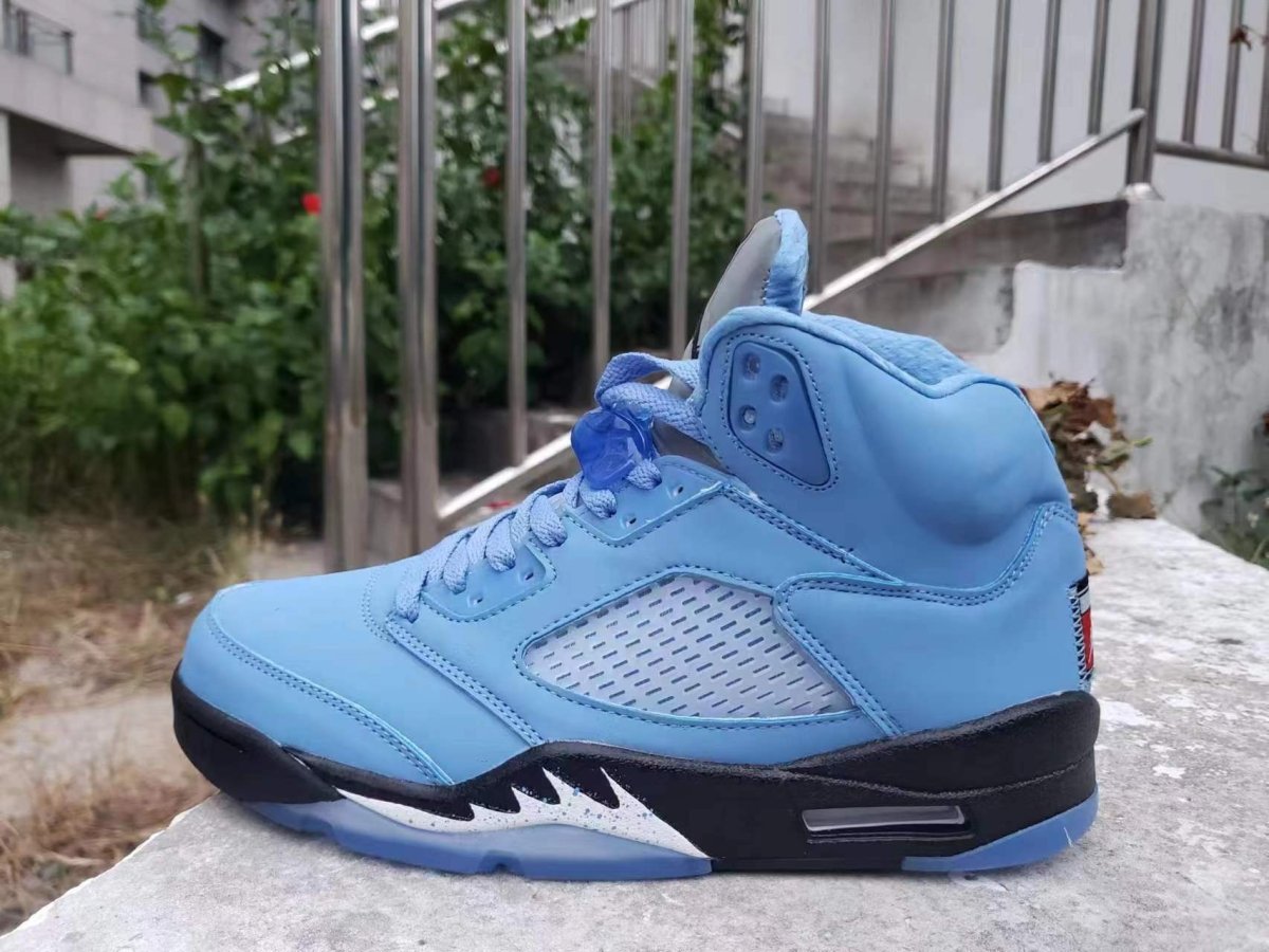 JORDAN 5 x UNC - Phantom Kicks