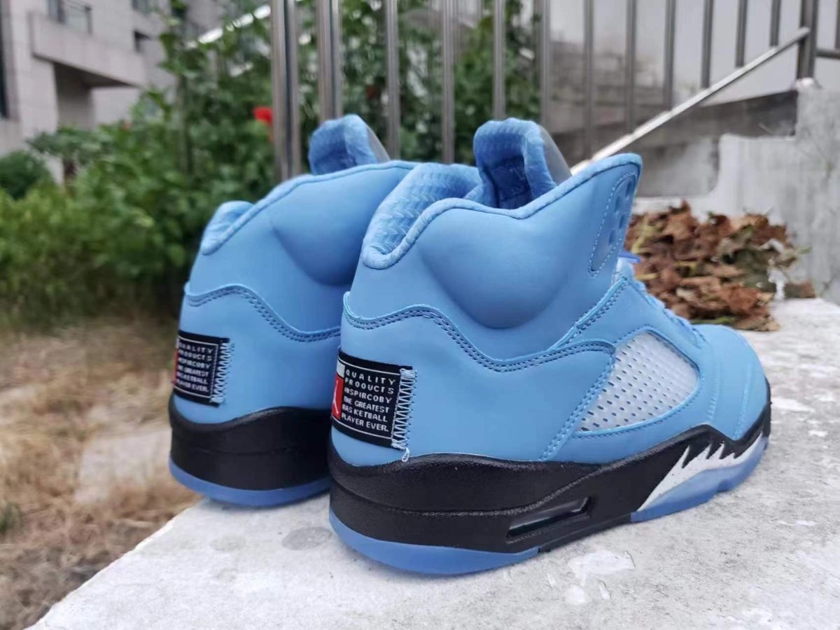 JORDAN 5 x UNC - Phantom Kicks