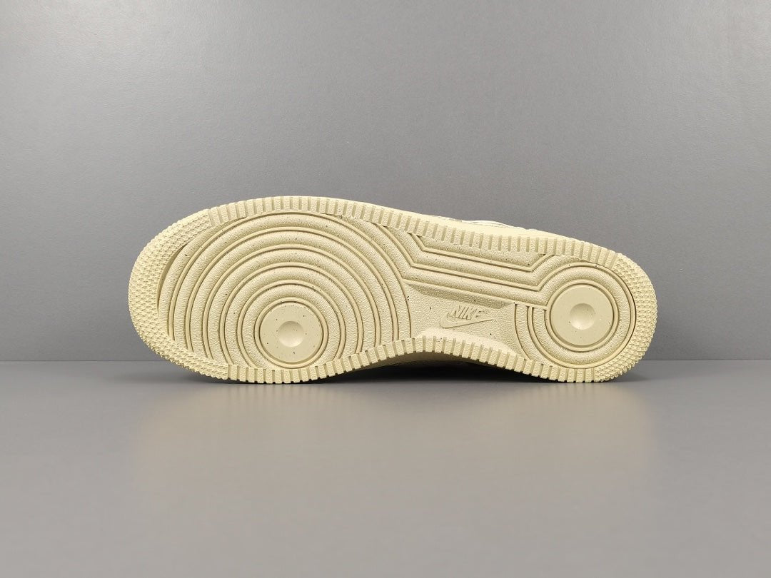 NIKE AIR FORCE 1 x BILLIE EILISH MUSHROOM - Phantom Kicks