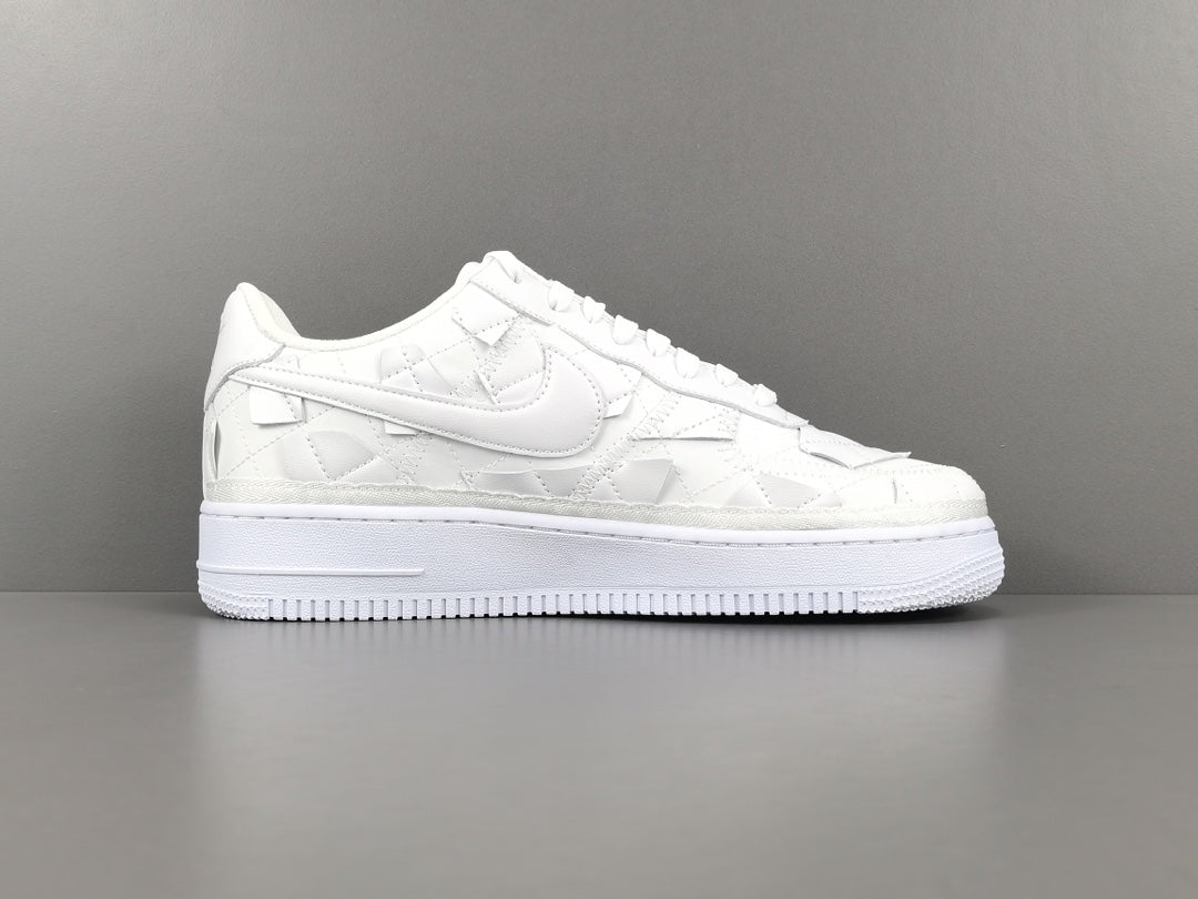 NIKE AIR FORCE 1 x BILLIE EILISH TRIPLE WHITE - Phantom Kicks