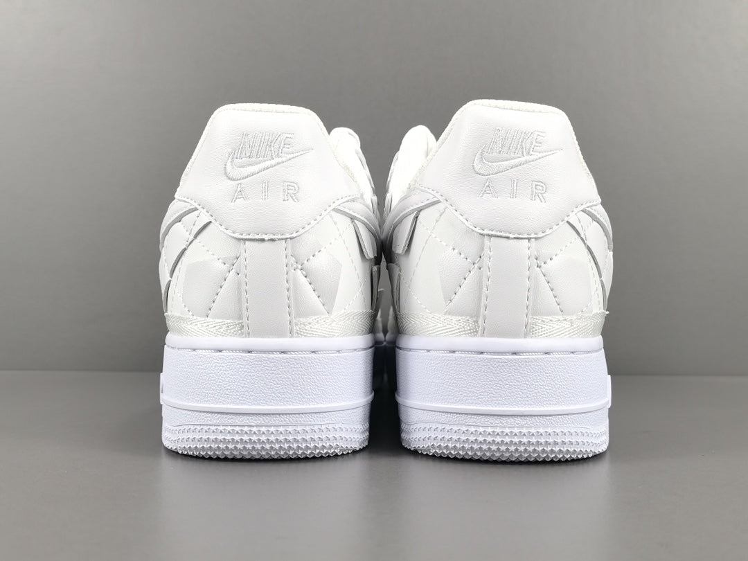 NIKE AIR FORCE 1 x BILLIE EILISH TRIPLE WHITE - Phantom Kicks
