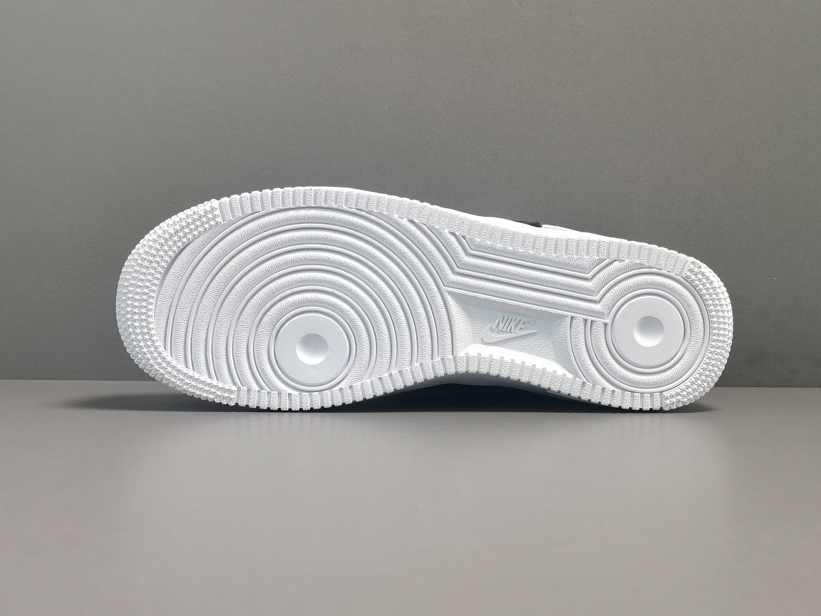 NIKE AIR FORCE 1 x CHROME HEARTS - Phantom Kicks
