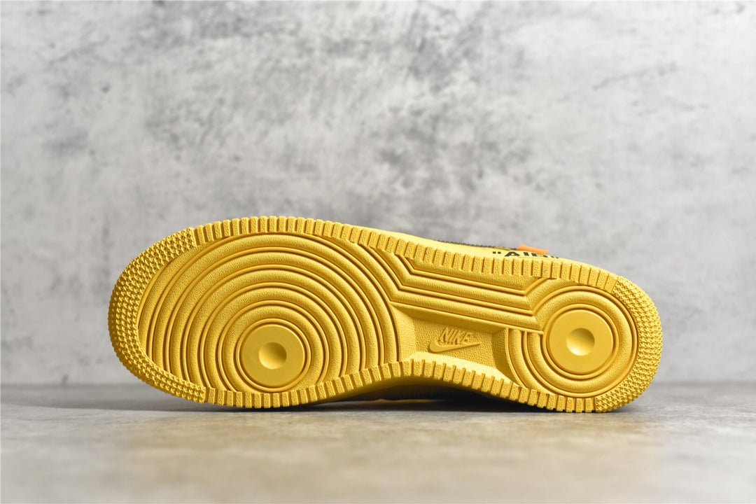 NIKE AIR FORCE 1 x OFF-WHITE ICA UNIVERSITY GOLD - Phantom Kicks
