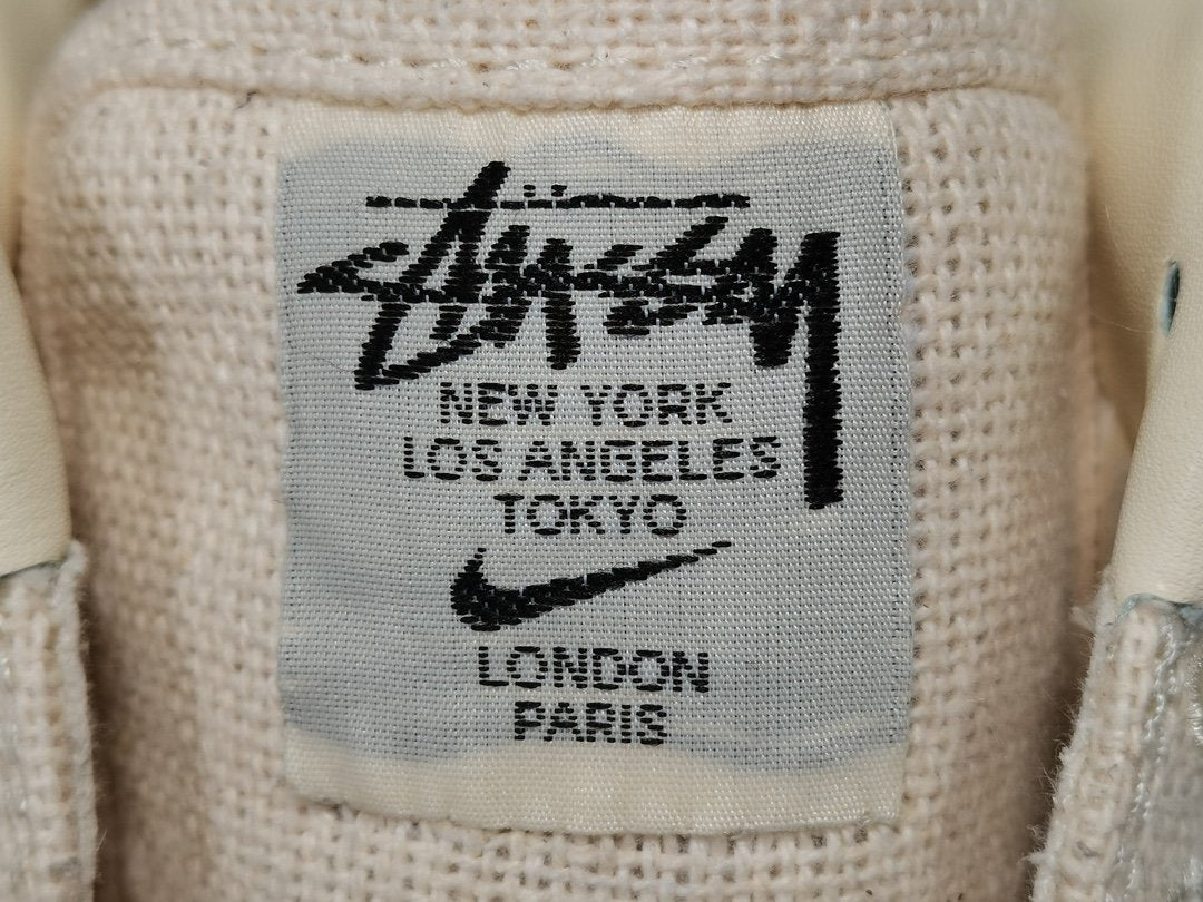 NIKE AIR FORCE 1 x STUSSY FOSSIL - Phantom Kicks