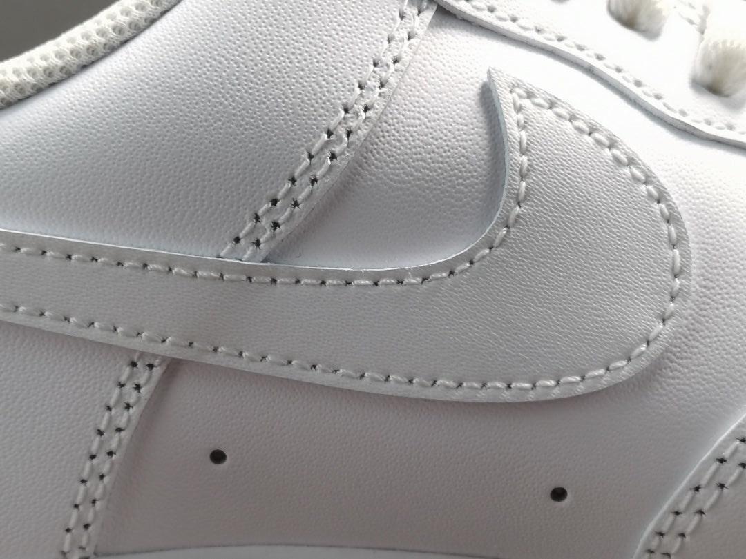 NIKE AIR FORCE 1 x WHITE - Phantom Kicks