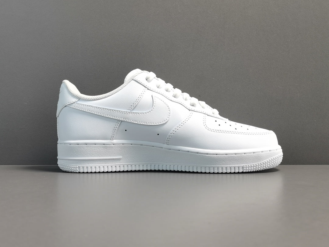 NIKE AIR FORCE 1 x WHITE - Phantom Kicks