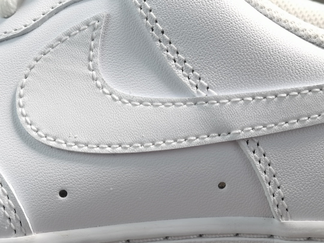 NIKE AIR FORCE 1 x WHITE - Phantom Kicks