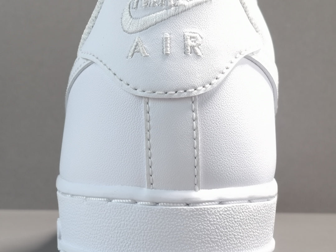 NIKE AIR FORCE 1 x WHITE - Phantom Kicks