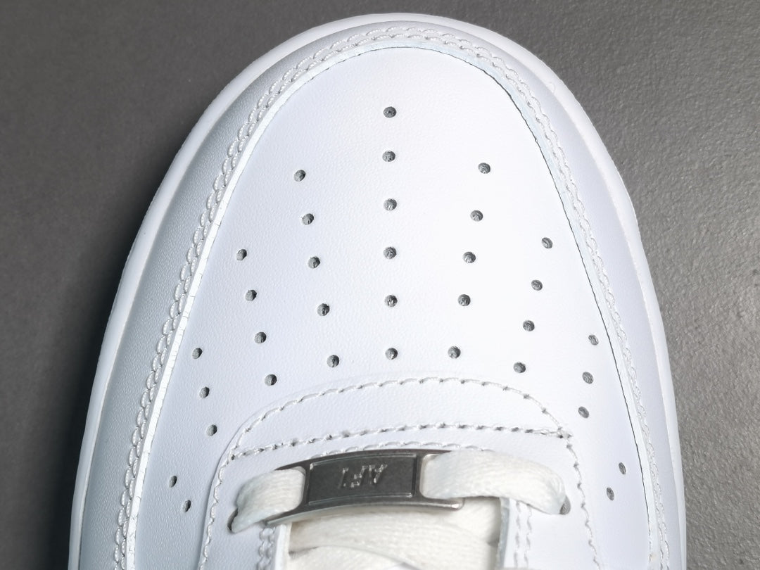 NIKE AIR FORCE 1 x WHITE - Phantom Kicks
