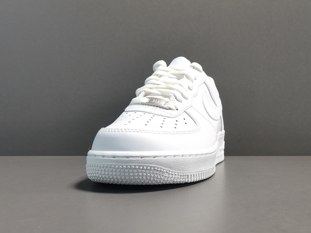 NIKE AIR FORCE 1 x WHITE - Phantom Kicks