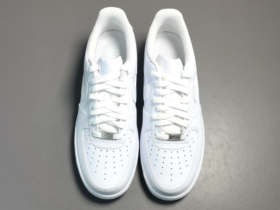NIKE AIR FORCE 1 x WHITE - Phantom Kicks