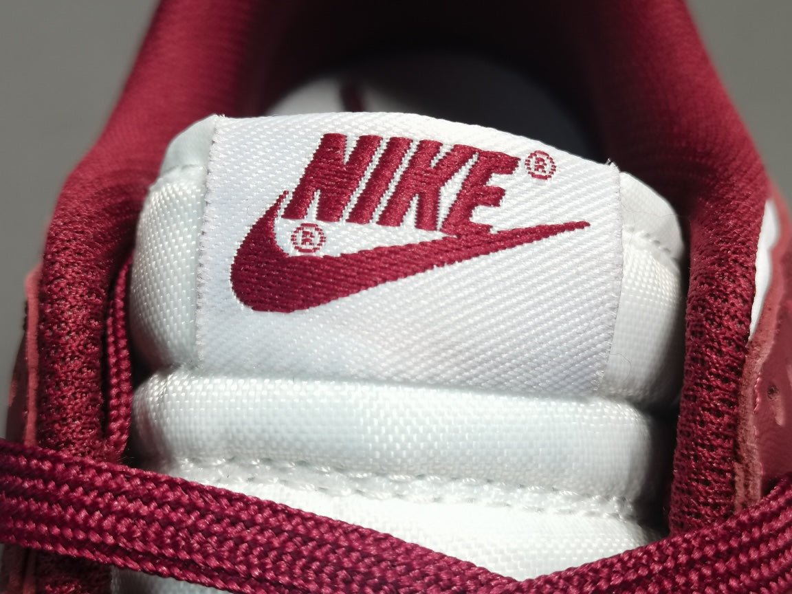 NIKE DUNK x BORDEAUX - Phantom Kicks