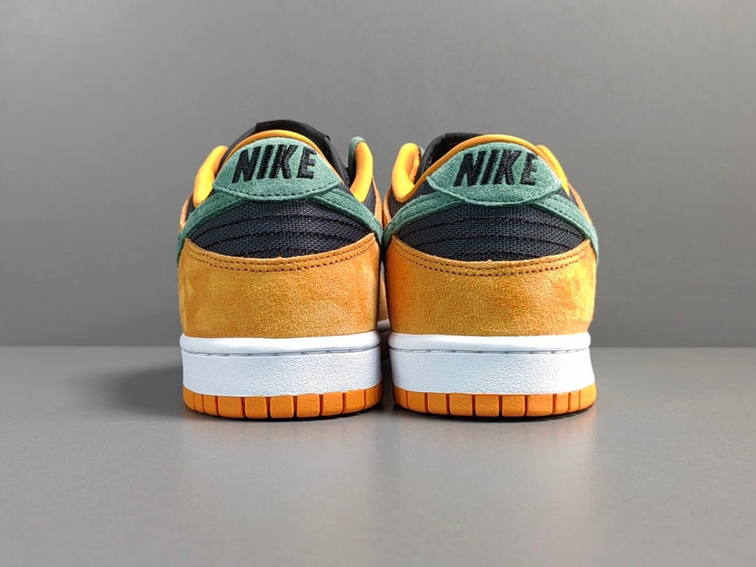 NIKE DUNK x CERAMIC - Phantom Kicks