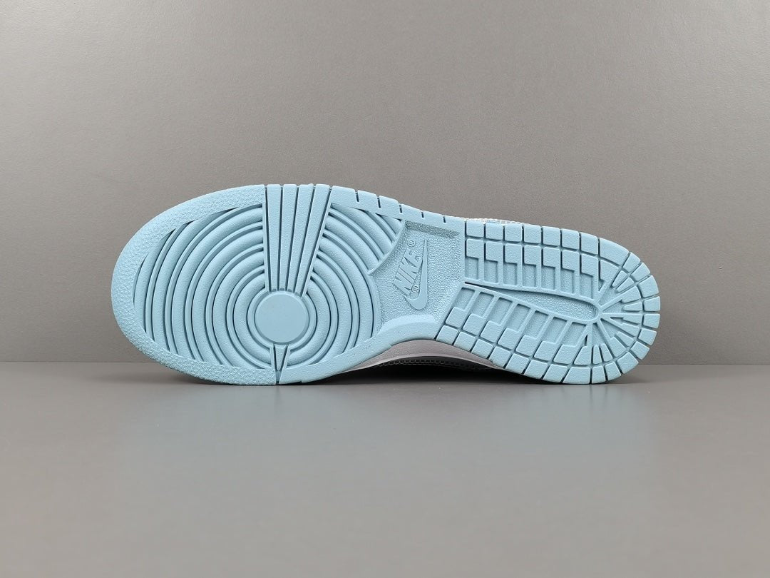 NIKE DUNK x CLEAR AQUA - Phantom Kicks
