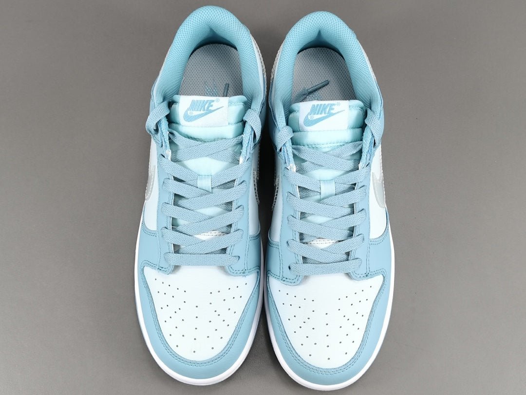 NIKE DUNK x CLEAR AQUA - Phantom Kicks