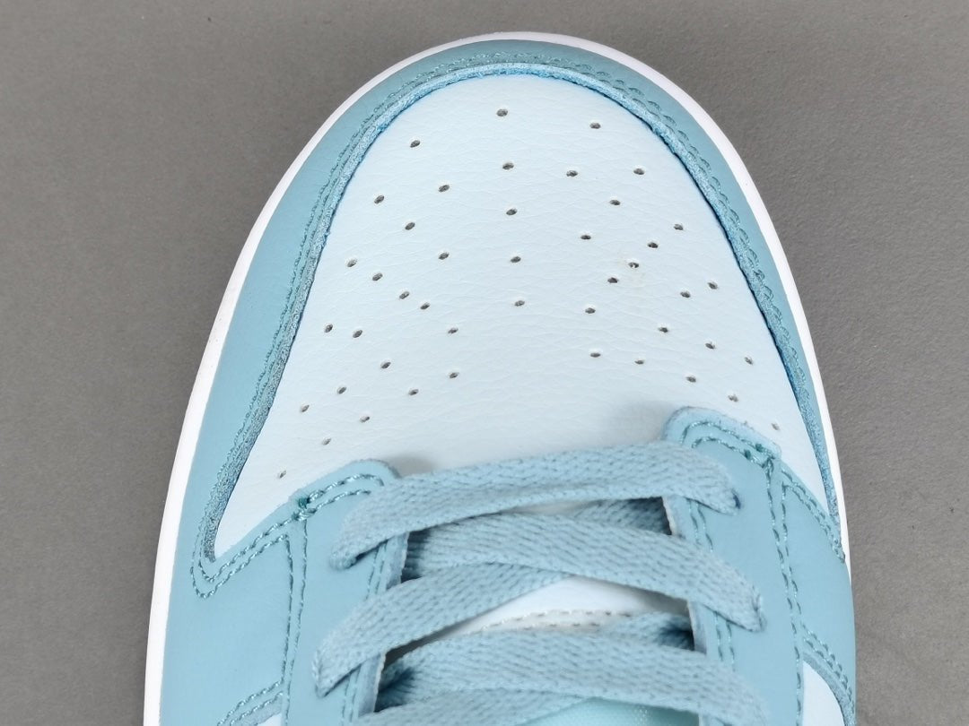 NIKE DUNK x CLEAR AQUA - Phantom Kicks