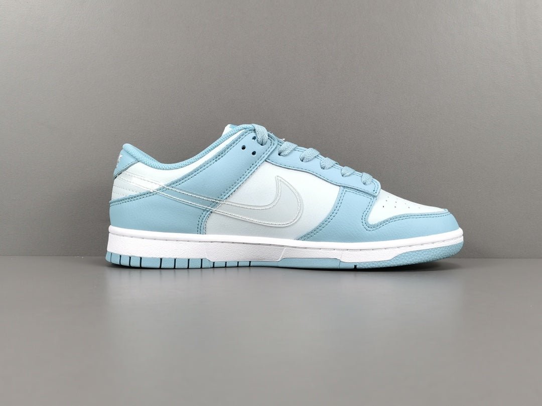 NIKE DUNK x CLEAR AQUA - Phantom Kicks