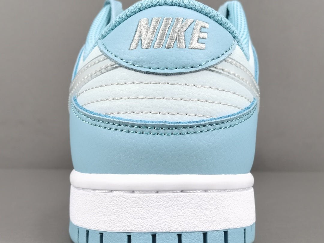 NIKE DUNK x CLEAR AQUA - Phantom Kicks