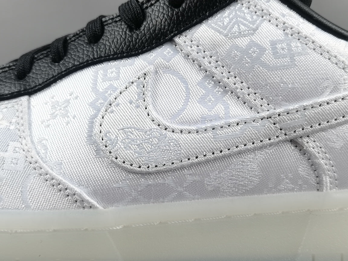 NIKE DUNK x CLOT FRAGMENT WHITE - Phantom Kicks