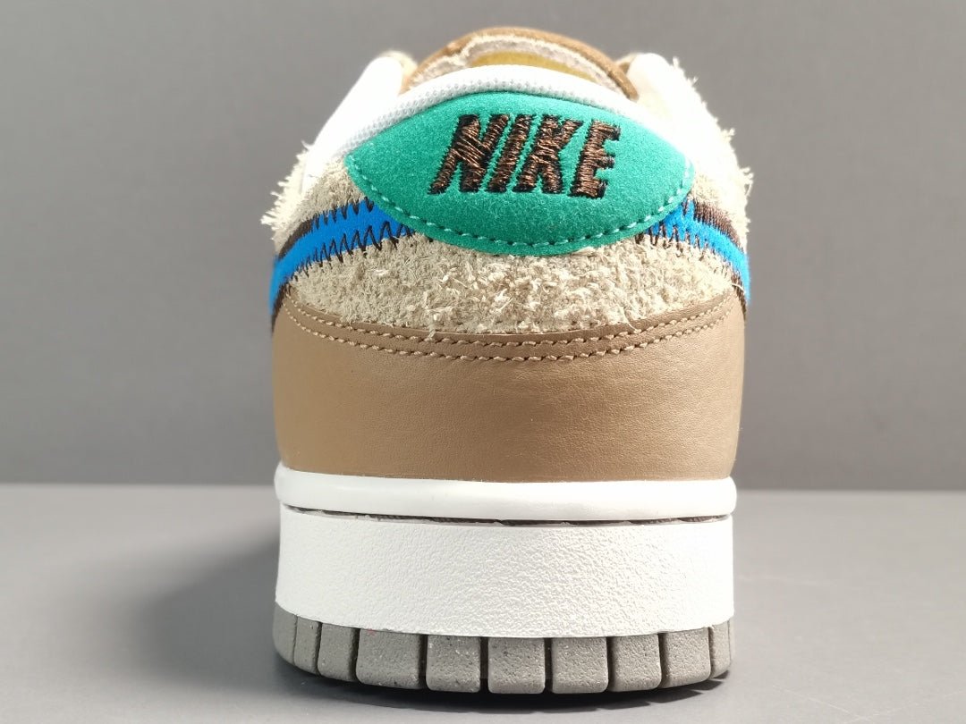 NIKE DUNK x DARK DRIFTWOOD - Phantom Kicks