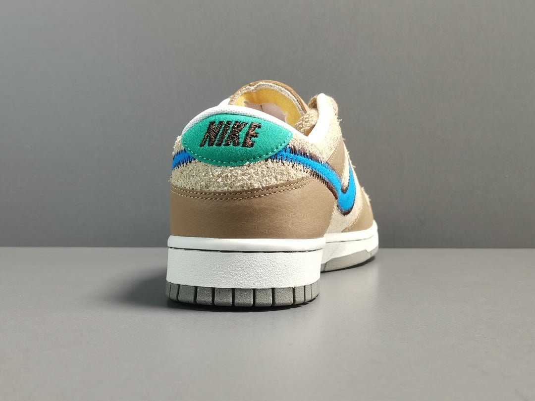 NIKE DUNK x DARK DRIFTWOOD - Phantom Kicks