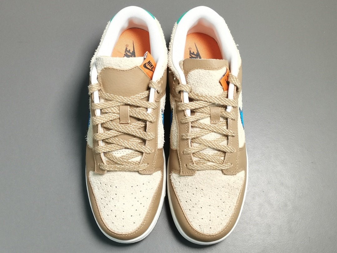 NIKE DUNK x DARK DRIFTWOOD - Phantom Kicks