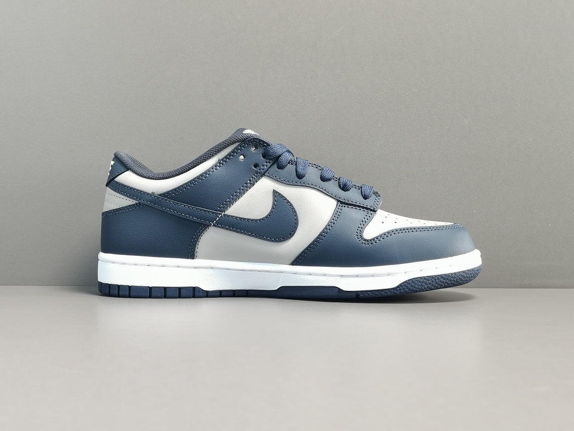 NIKE DUNK x GEORGETOWN - Phantom Kicks