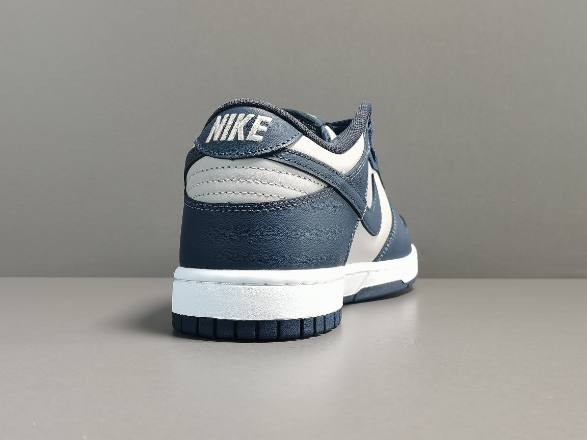 NIKE DUNK x GEORGETOWN - Phantom Kicks