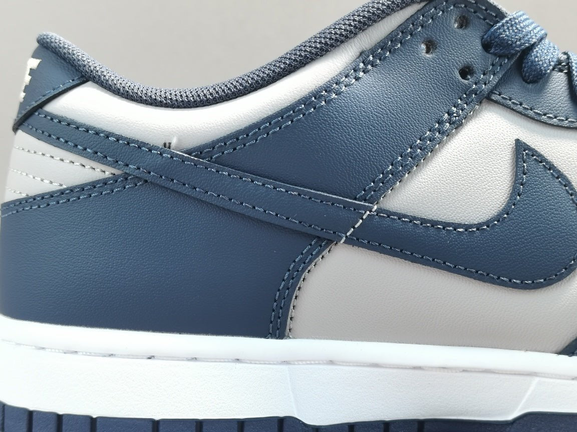 NIKE DUNK x GEORGETOWN - Phantom Kicks