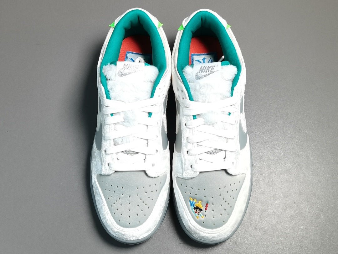 NIKE DUNK x ICE - Phantom Kicks