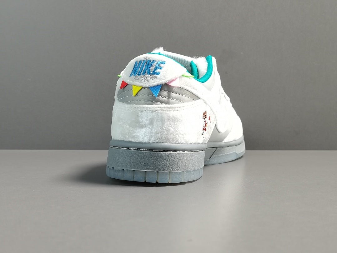 NIKE DUNK x ICE - Phantom Kicks