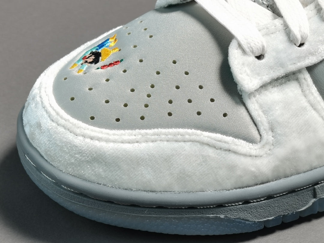 NIKE DUNK x ICE - Phantom Kicks