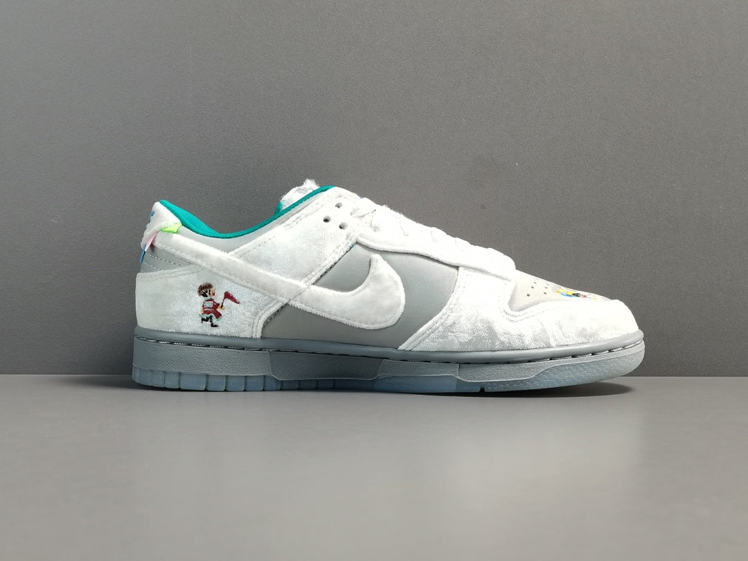 NIKE DUNK x ICE - Phantom Kicks