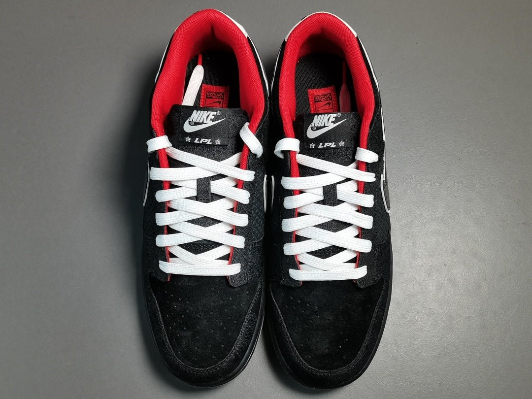 NIKE DUNK x LPL LEAGUE OF LEGENDS - Phantom Kicks