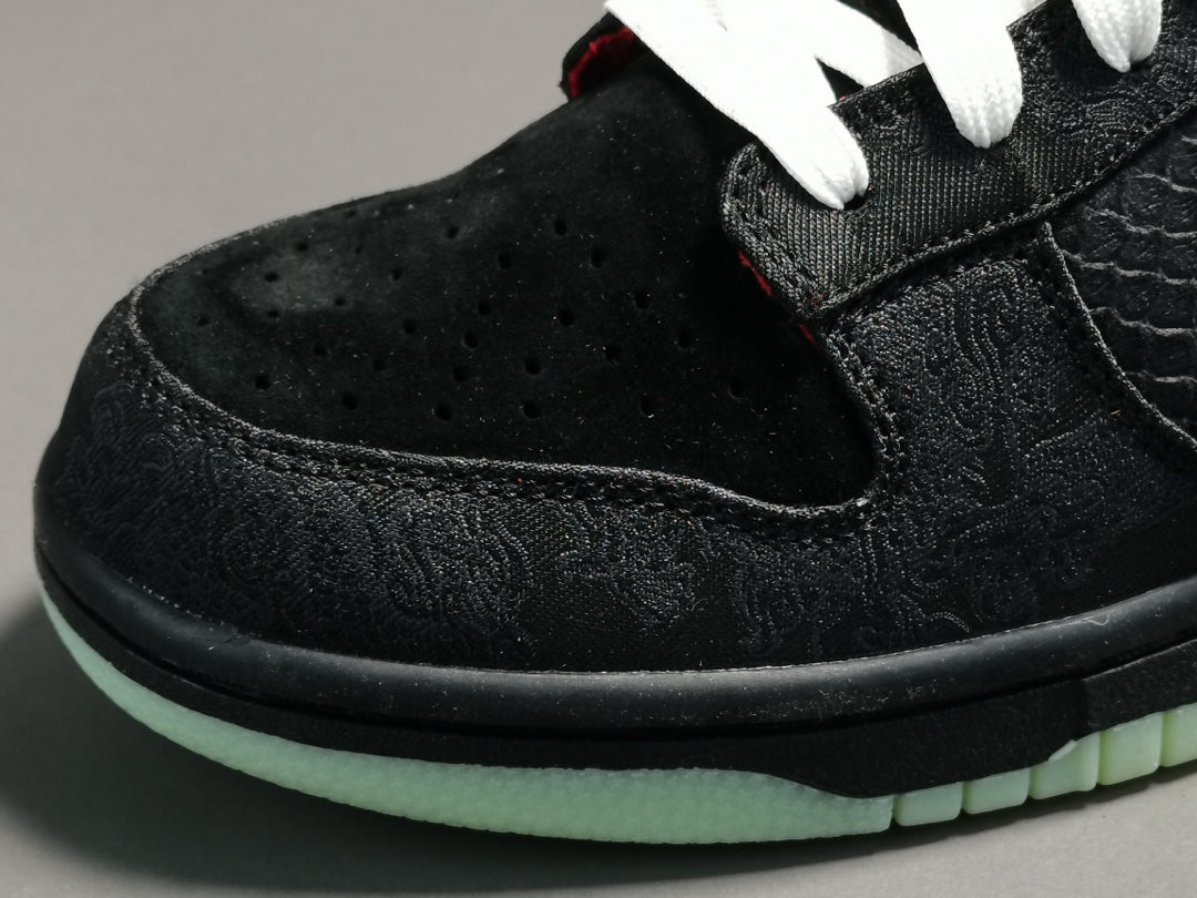 NIKE DUNK x LPL LEAGUE OF LEGENDS - Phantom Kicks