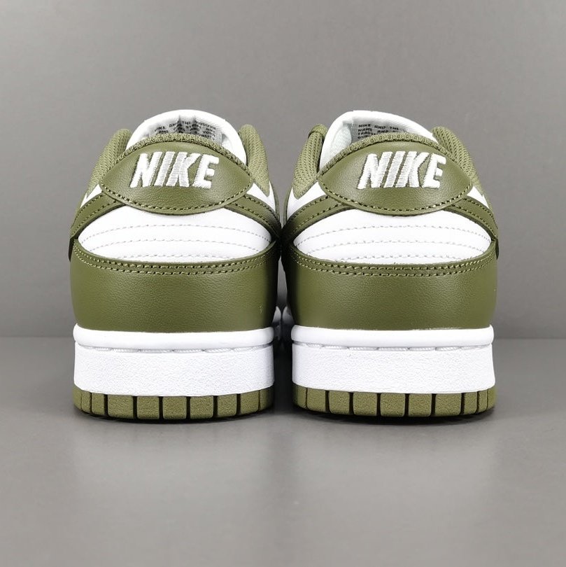 NIKE DUNK x MEDIUM OLIVE - Phantom Kicks