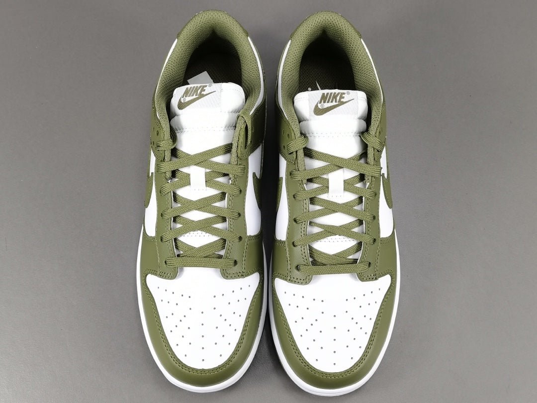 NIKE DUNK x MEDIUM OLIVE - Phantom Kicks
