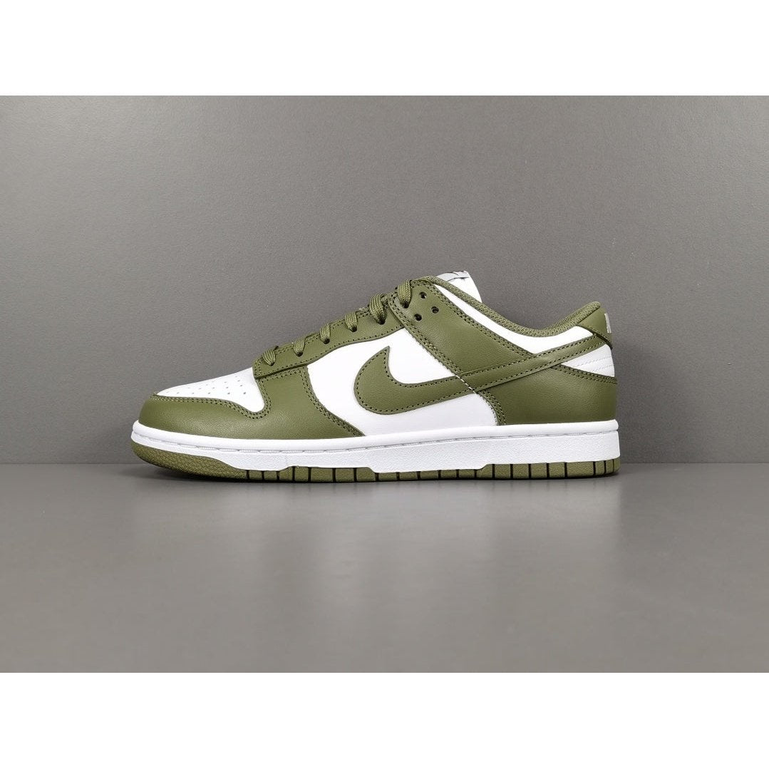 NIKE DUNK x MEDIUM OLIVE - Phantom Kicks