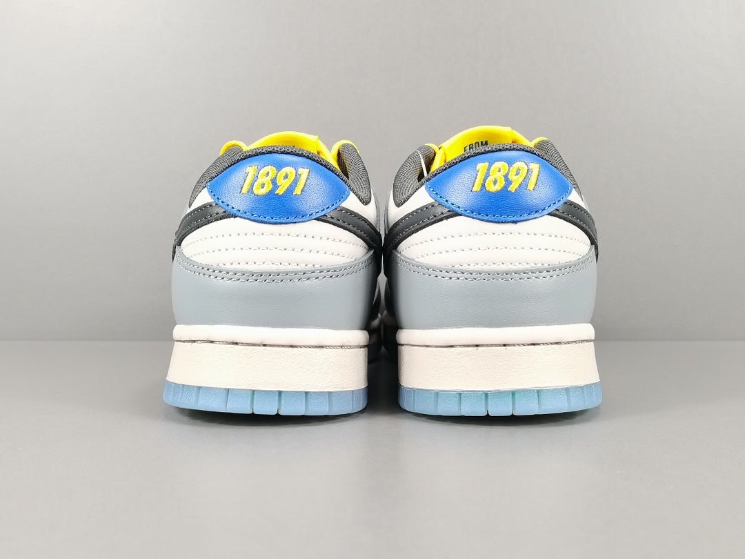 NIKE DUNK x NORTH CAROLINA - Phantom Kicks