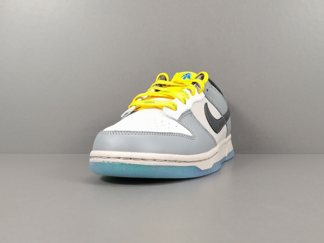 NIKE DUNK x NORTH CAROLINA - Phantom Kicks