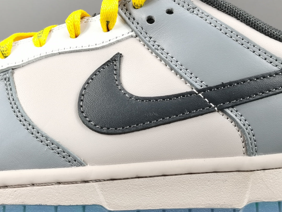 NIKE DUNK x NORTH CAROLINA - Phantom Kicks