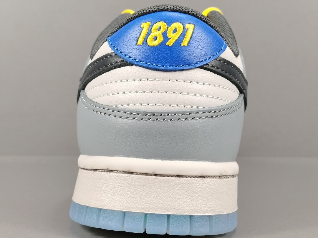 NIKE DUNK x NORTH CAROLINA - Phantom Kicks