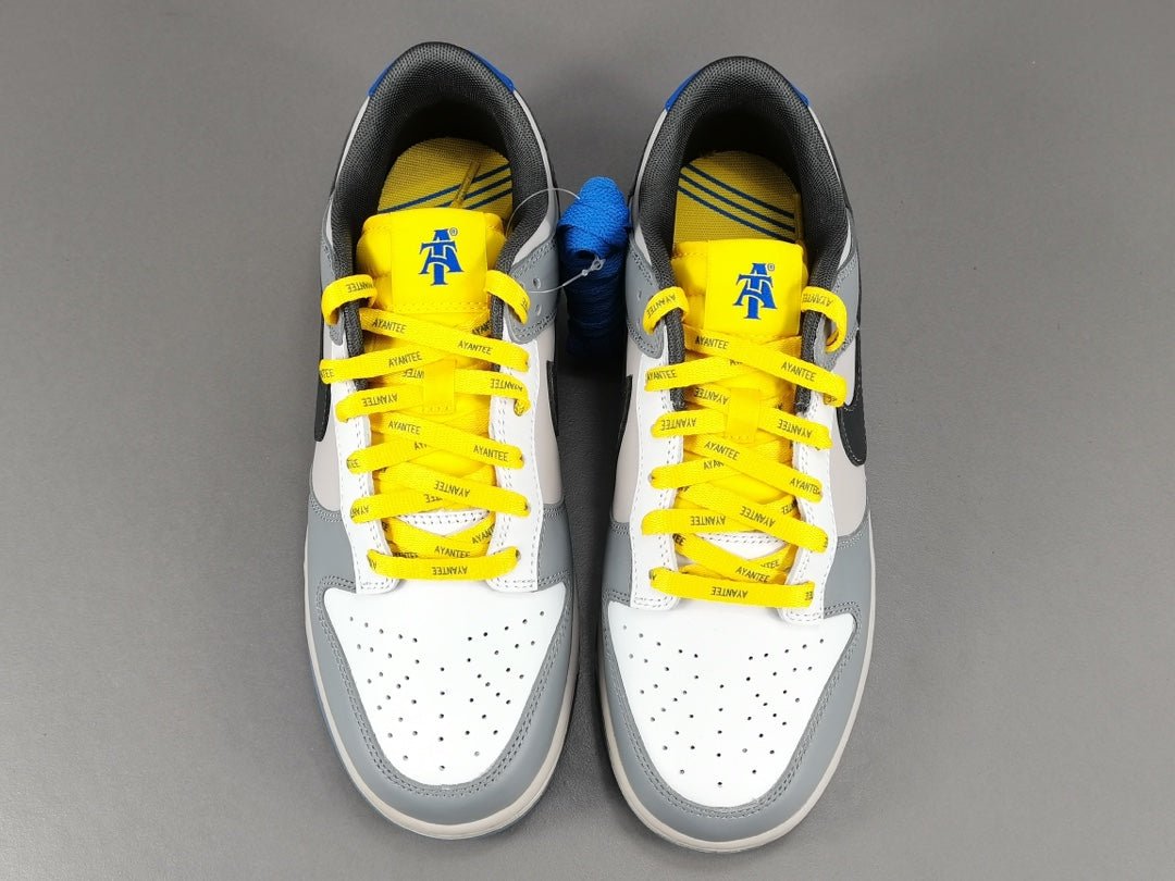 NIKE DUNK x NORTH CAROLINA - Phantom Kicks