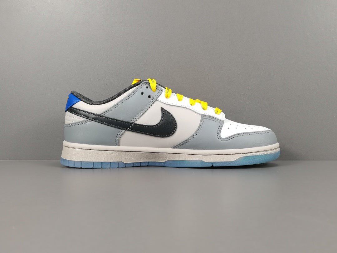 NIKE DUNK x NORTH CAROLINA - Phantom Kicks