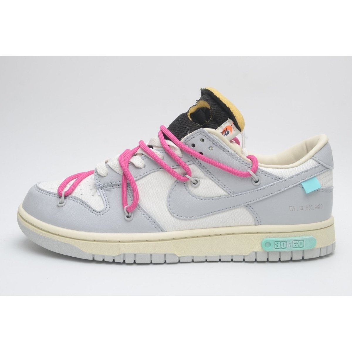 NIKE DUNK x OFF-WHITE LOT 30 - Phantom Kicks