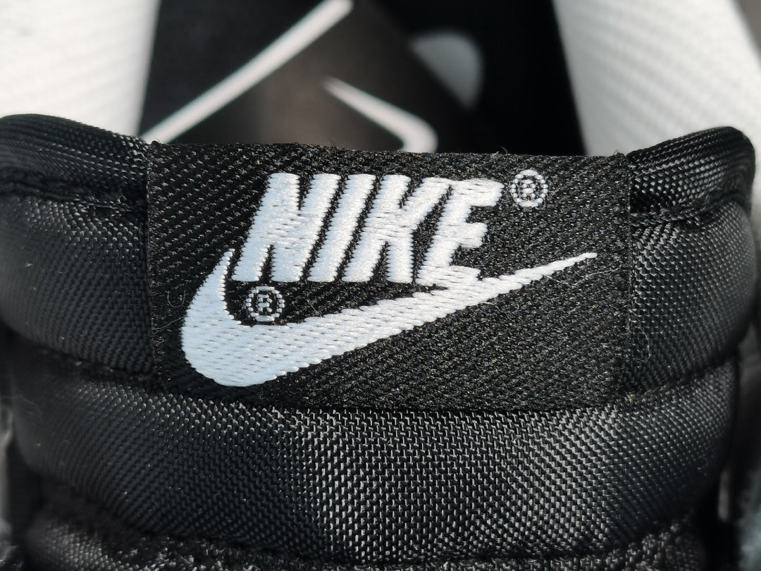 NIKE DUNK x PAISLEY PACK BLACK - Phantom Kicks